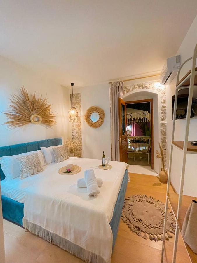 Bohemian Boutique Suites Vlorë Extérieur photo