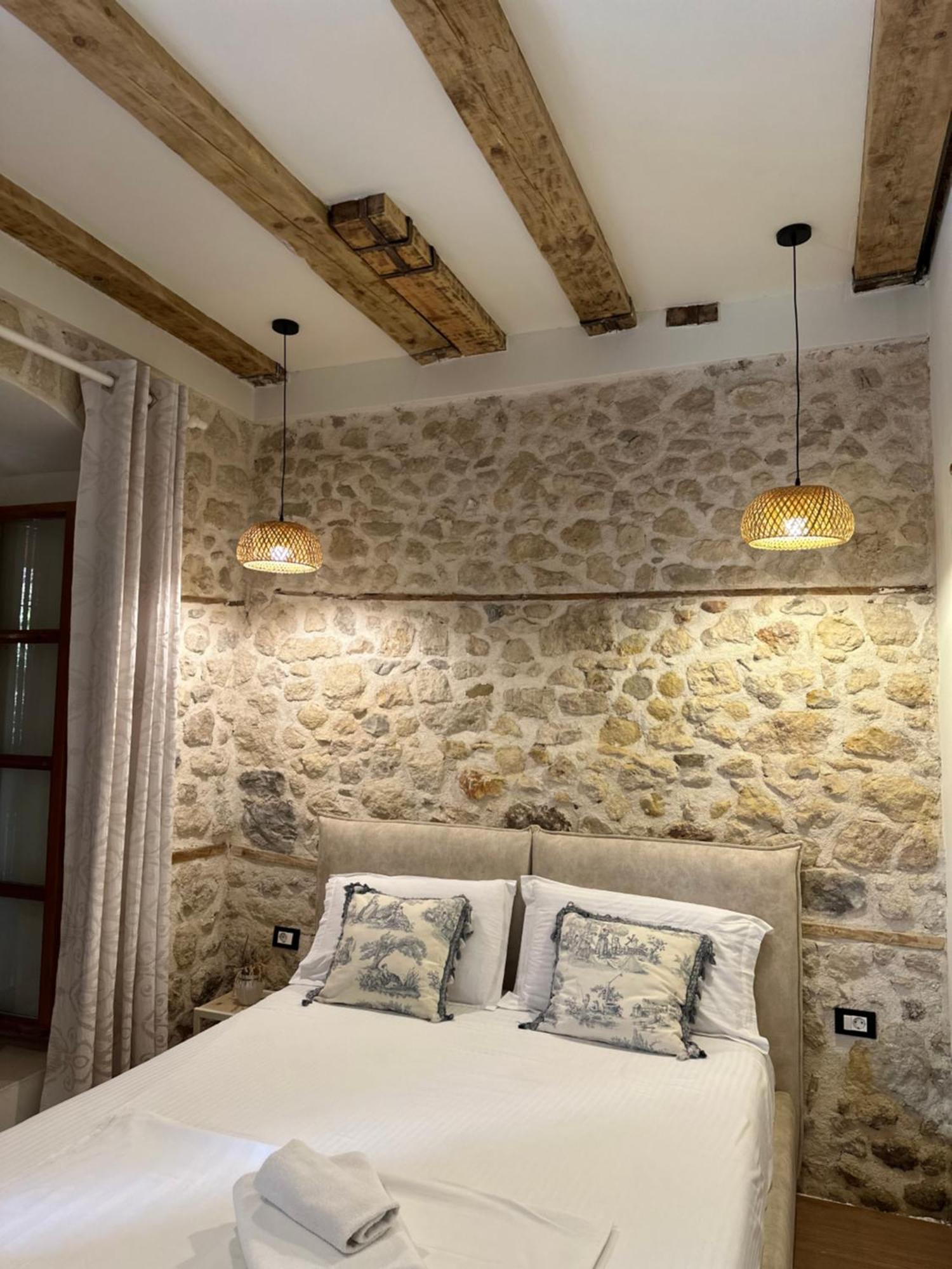 Bohemian Boutique Suites Vlorë Extérieur photo